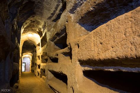  Catacombs of San Callisto: Unraveling History Beneath the Eternal City!