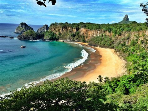  Praia do Sancho! ความงามของหาดทรายและน้ำทะเลคริสตัลที่ลูอิส มาริอา